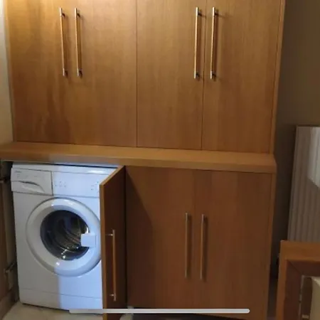 Luxury Appartment, Only 7 Minutes From Thessaloniki Airport And 15 Minutes From Center ,for 8-23 People Also For Gatherings And Parties Apartment *