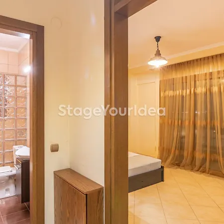 Luxury Appartment, Only 7 Minutes From Thessaloniki Airport And 15 Minutes From Center ,for 8-23 People Also For Gatherings And Parties * Neon Rysion