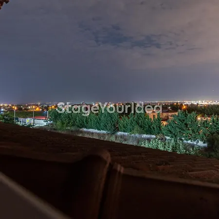 Luxury Appartment, Only 7 Minutes From Thessaloniki Airport And 15 Minutes From Center ,for 8-23 People Also For Gatherings And Parties Neon Rysion