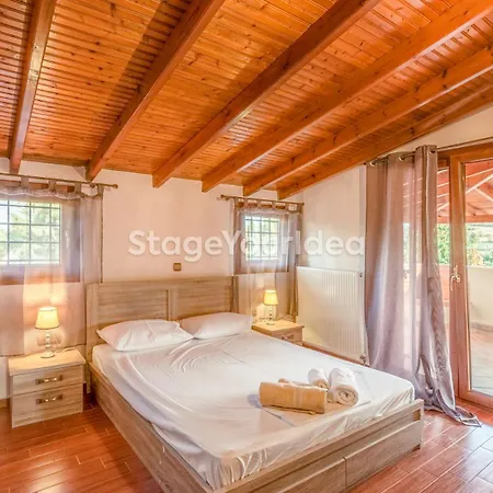 Luxury Appartment, Only 7 Minutes From Thessaloniki Airport And 15 Minutes From Center ,for 8-23 People Also For Gatherings And Parties