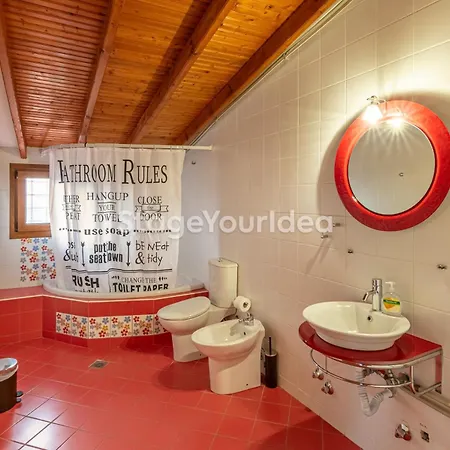 Luxury Appartment, Only 7 Minutes From Thessaloniki Airport And 15 Minutes From Center ,for 8-23 People Also For Gatherings And Parties Apartment *