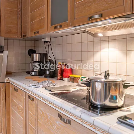 Luxury Appartment, Only 7 Minutes From Thessaloniki Airport And 15 Minutes From Center ,for 8-23 People Also For Gatherings And Parties Neon Rysion
