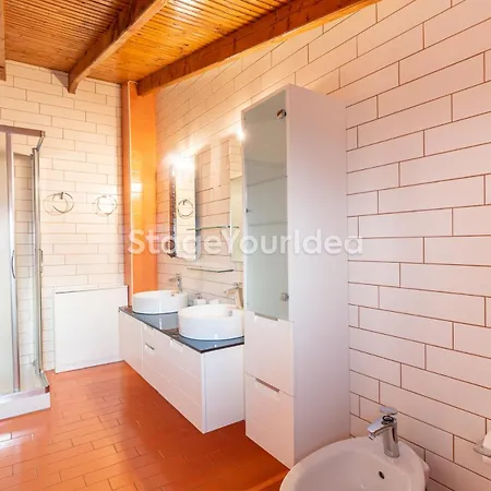 Luxury Appartment, Only 7 Minutes From Thessaloniki Airport And 15 Minutes From Center ,for 8-23 People Also For Gatherings And Parties Neon Rysion