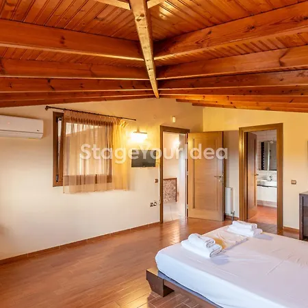 Luxury Appartment, Only 7 Minutes From Thessaloniki Airport And 15 Minutes From Center ,for 8-23 People Also For Gatherings And Parties 公寓