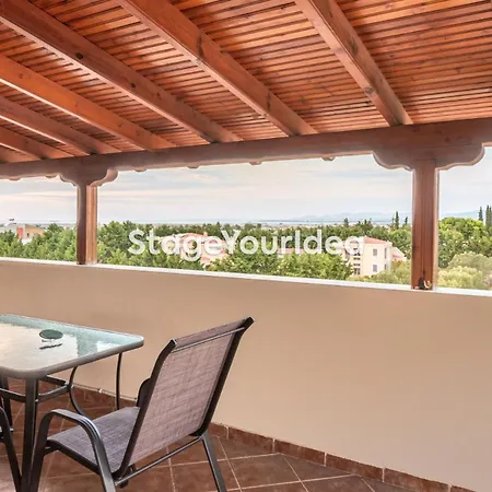 Apartment Luxury Appartment, Only 7 Minutes From Thessaloniki Airport And 15 Minutes From Center ,for 8-23 People Also For Gatherings And Parties Neon Rysion