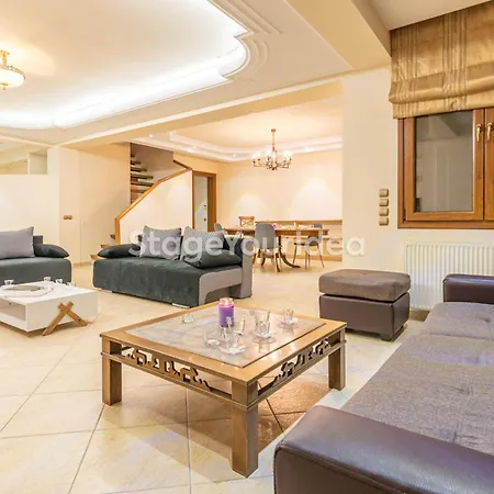 Luxury Appartment, Only 7 Minutes From Thessaloniki Airport And 15 Minutes From Center ,for 8-23 People Also For Gatherings And Parties