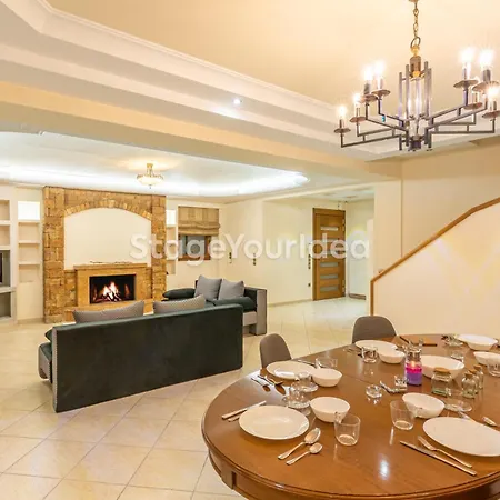 Luxury Appartment, Only 7 Minutes From Thessaloniki Airport And 15 Minutes From Center ,for 8-23 People Also For Gatherings And Parties