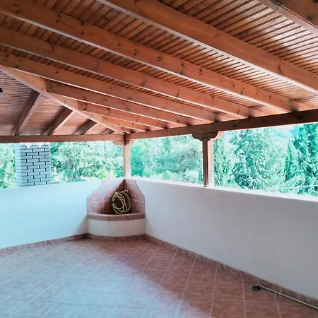 Luxury Appartment, Only 7 Minutes From Thessaloniki Airport And 15 Minutes From Center ,for 8-23 People Also For Gatherings And Parties Apartment Neon Rysion