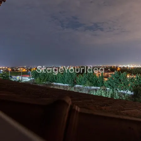 Luxury Appartment, Only 7 Minutes From Thessaloniki Airport And 15 Minutes From Center ,for 8-23 People Also For Gatherings And Parties * Neon Rysion