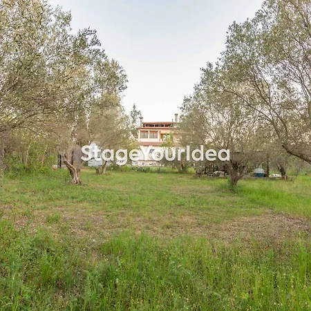 Luxury Appartment, Only 7 Minutes From Thessaloniki Airport And 15 Minutes From Center ,for 8-23 People Also For Gatherings And Parties Apartmán