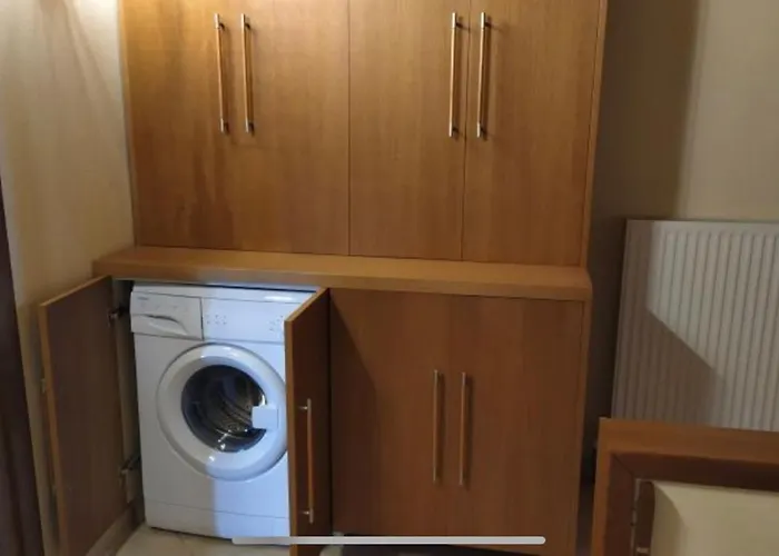 Luxury Appartment, Only 7 Minutes From Thessaloniki Airport And 15 Minutes From Center ,for 8-23 People Also For Gatherings And Parties Apartman *