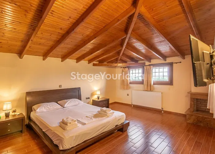 Luxury Appartment, Only 7 Minutes From Thessaloniki Airport And 15 Minutes From Center ,for 8-23 People Also For Gatherings And Parties Apartman Néon Rýsion