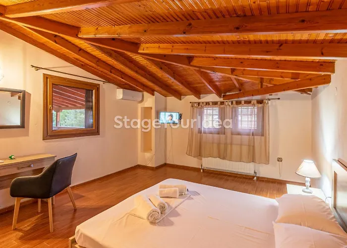 Luxury Appartment, Only 7 Minutes From Thessaloniki Airport And 15 Minutes From Center ,for 8-23 People Also For Gatherings And Parties * Néon Rýsion