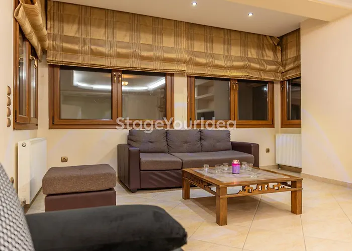 Luxury Appartment, Only 7 Minutes From Thessaloniki Airport And 15 Minutes From Center ,for 8-23 People Also For Gatherings And Parties Apartman