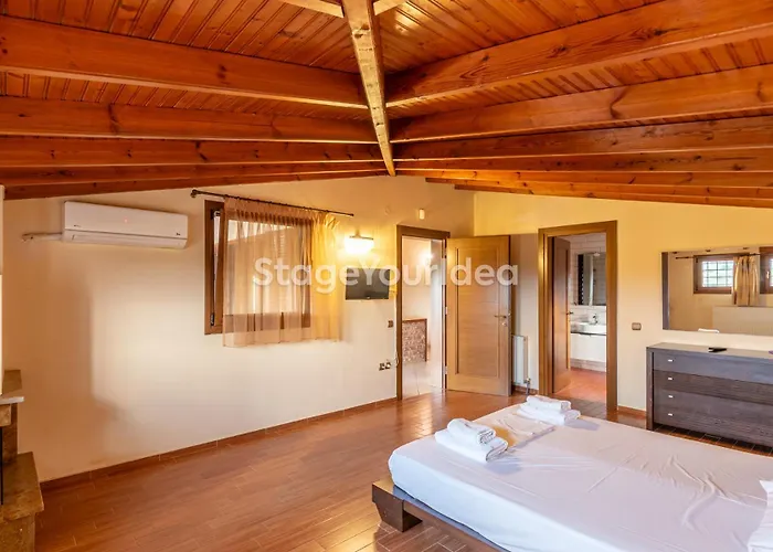 Luxury Appartment, Only 7 Minutes From Thessaloniki Airport And 15 Minutes From Center ,for 8-23 People Also For Gatherings And Parties Apartman