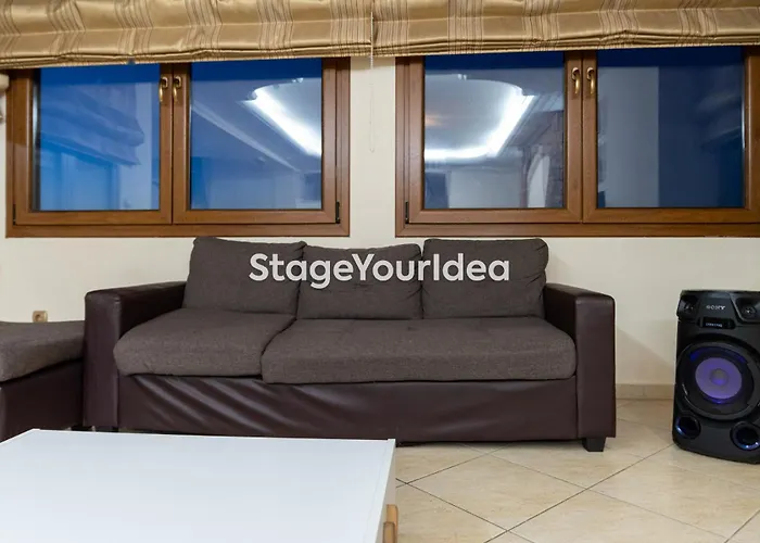 Apartman Luxury Appartment, Only 7 Minutes From Thessaloniki Airport And 15 Minutes From Center ,for 8-23 People Also For Gatherings And Parties *