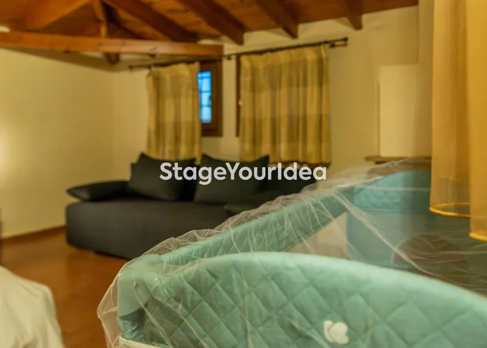 Luxury Appartment, Only 7 Minutes From Thessaloniki Airport And 15 Minutes From Center ,for 8-23 People Also For Gatherings And Parties