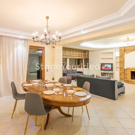 Luxury Appartment, Only 7 Minutes From Thessaloniki Airport And 15 Minutes From Center ,for 8-23 People Also For Gatherings And Parties Apartamento