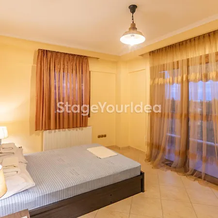 Apartamento Luxury Appartment, Only 7 Minutes From Thessaloniki Airport And 15 Minutes From Center ,for 8-23 People Also For Gatherings And Parties *