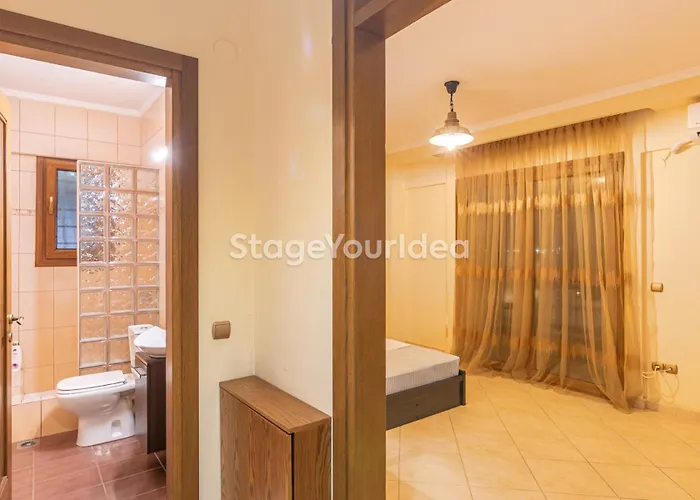 Luxury Appartment, Only 7 Minutes From Thessaloniki Airport And 15 Minutes From Center ,for 8-23 People Also For Gatherings And Parties * Néon Rýsion