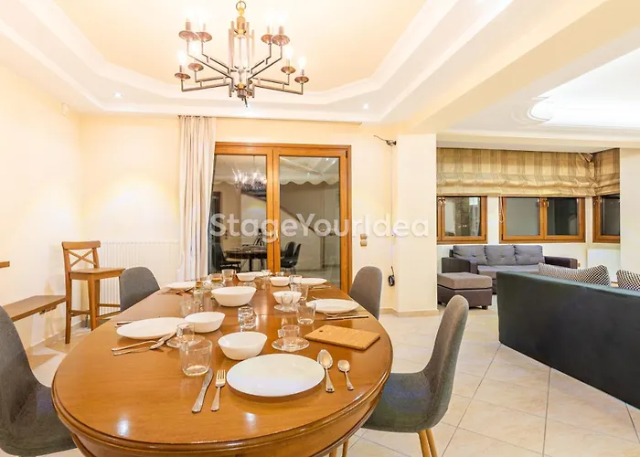 Luxury Appartment, Only 7 Minutes From Thessaloniki Airport And 15 Minutes From Center ,for 8-23 People Also For Gatherings And Parties *