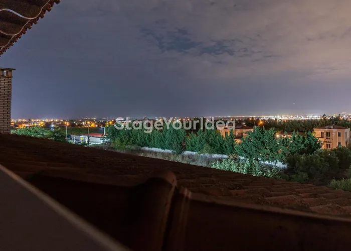 Luxury Appartment, Only 7 Minutes From Thessaloniki Airport And 15 Minutes From Center ,for 8-23 People Also For Gatherings And Parties * Néon Rýsion